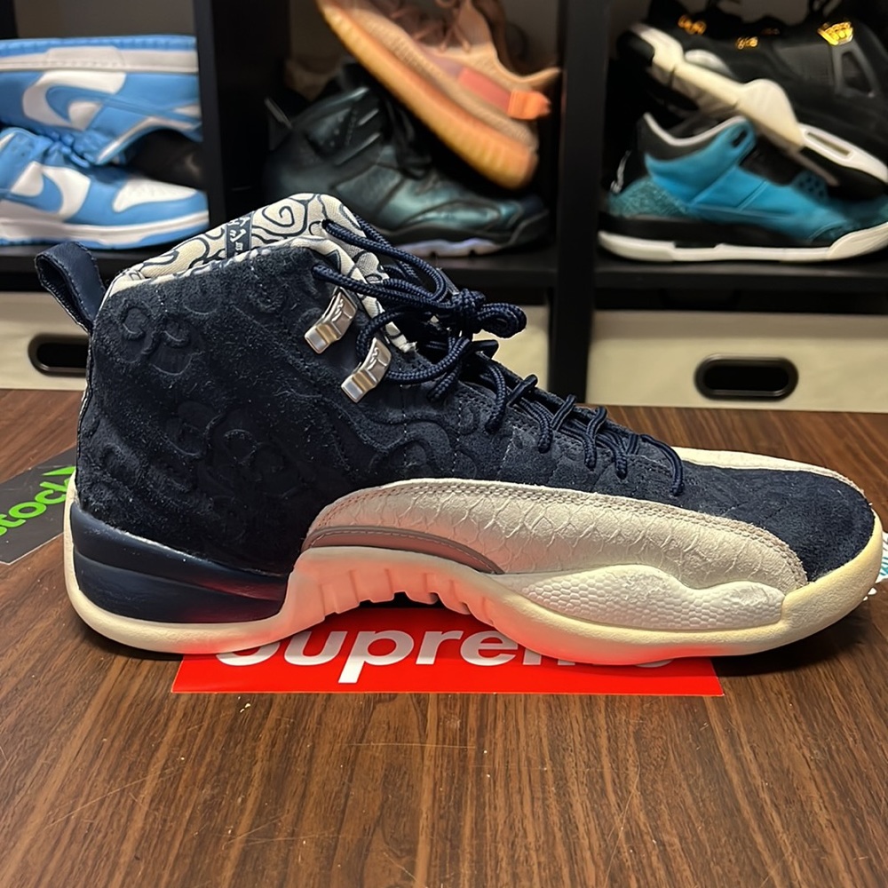 Jordan 12 “International Flight” - Picture 4 of 9